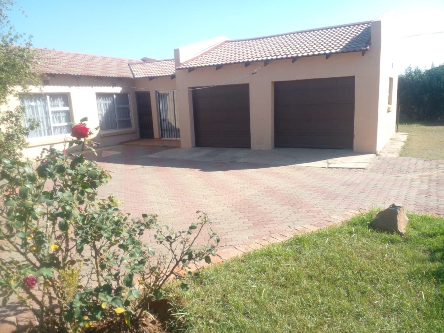 3 Bedroom Property for Sale in Selosesha Free State